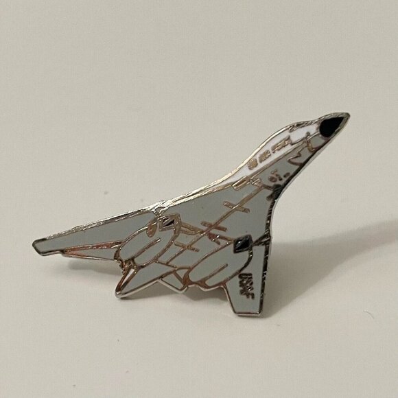 Vintage B1 Lancer Bomber USAF Air Force Aircraft Pin - Picture 10 of 11